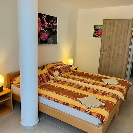 Waterfront Apartmanok Zamárdi Eksteriør billede